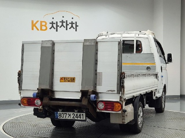 6101000674R3.jpg