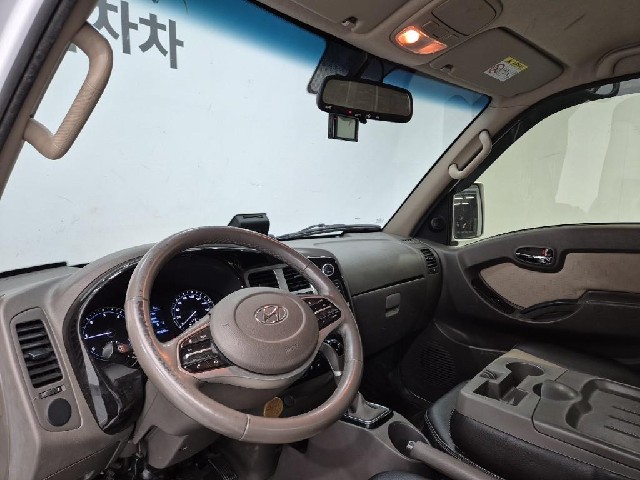 6101000674R6.jpg