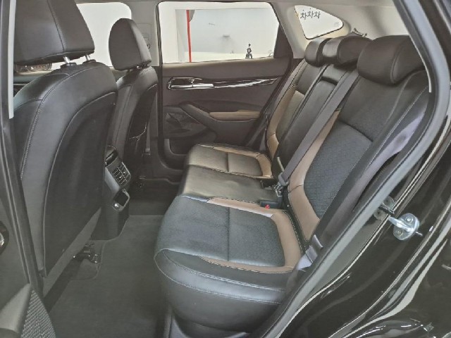 6101500767R12.jpg