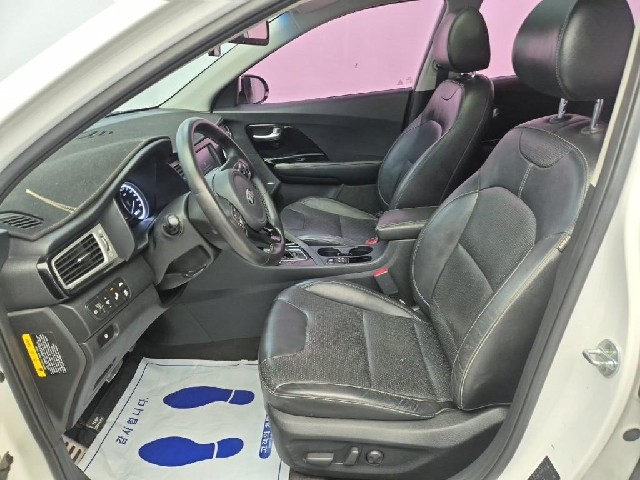 6101500556R11.jpg