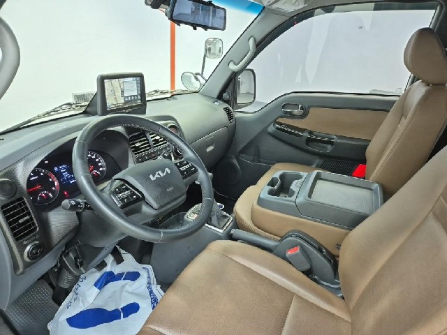 6101500734R7.jpg