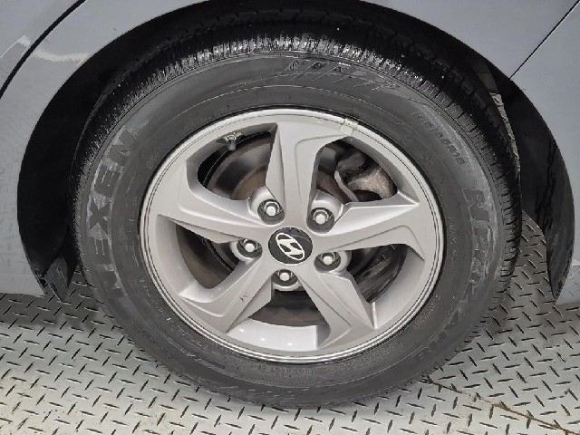 6101000525R19.jpg