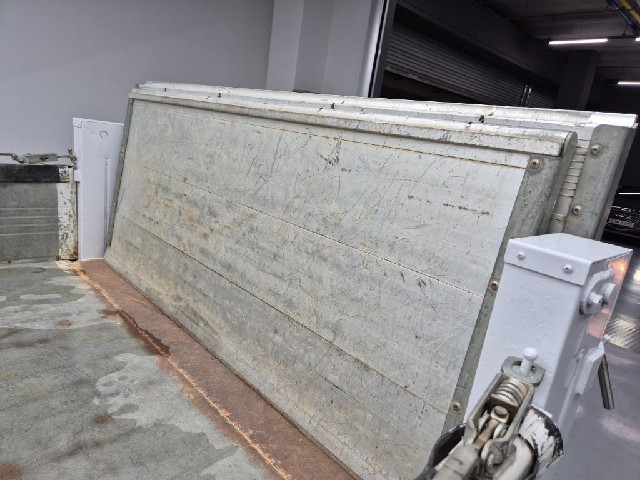 5061001615R19.jpg