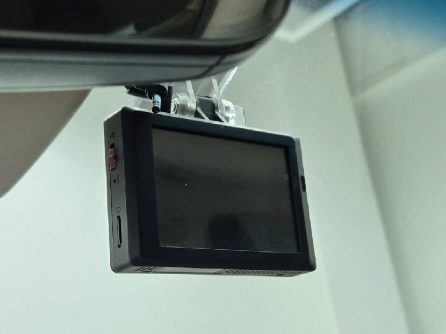6101001304R17.jpg