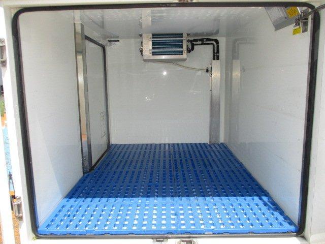 0500952A30250811W00115.jpg