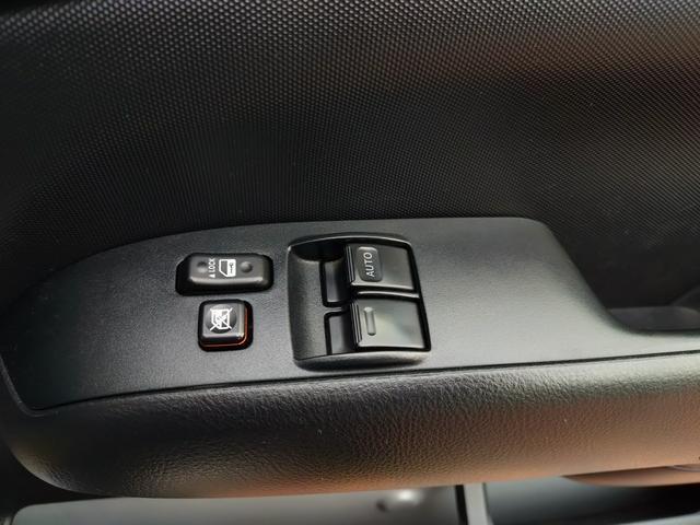 0560191A30260216W00113.jpg