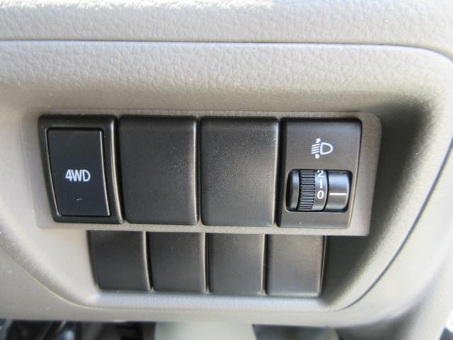 0910010A30250619W00104.jpg