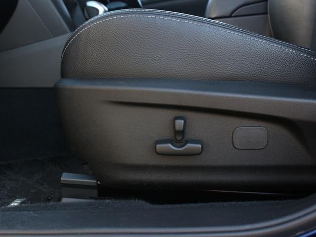 0520046A30251122W00810.jpg