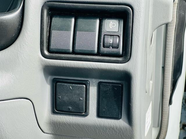 0404044A30250930W00107.jpg