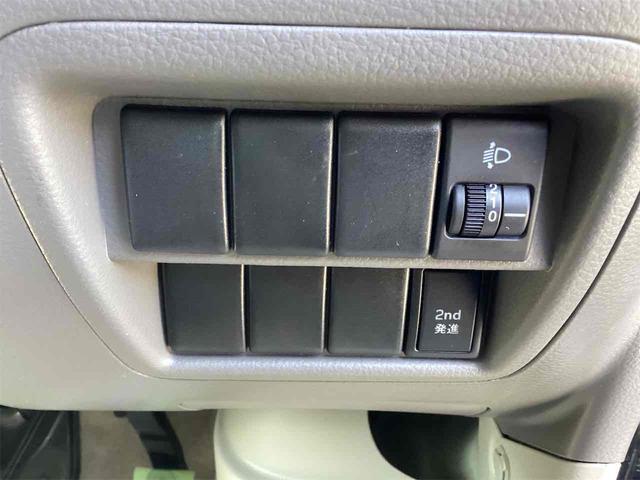 0700828A30260411W00210.jpg
