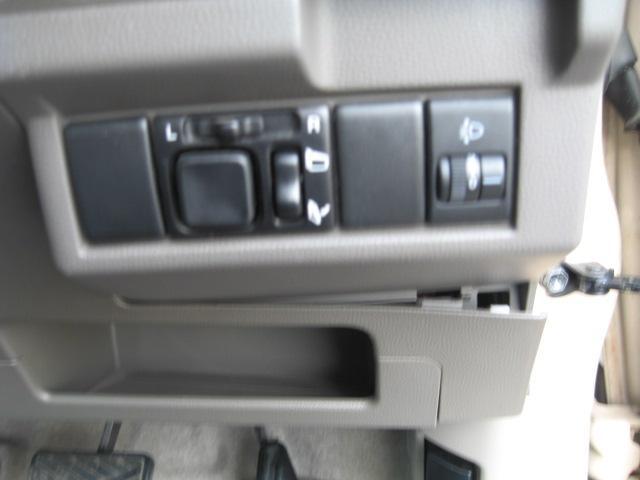 0403251A30251103W00218.jpg
