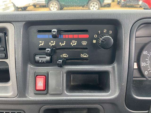 1002753A30250410W00103.jpg