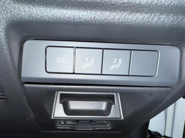 0520216A30250913W00215.jpg