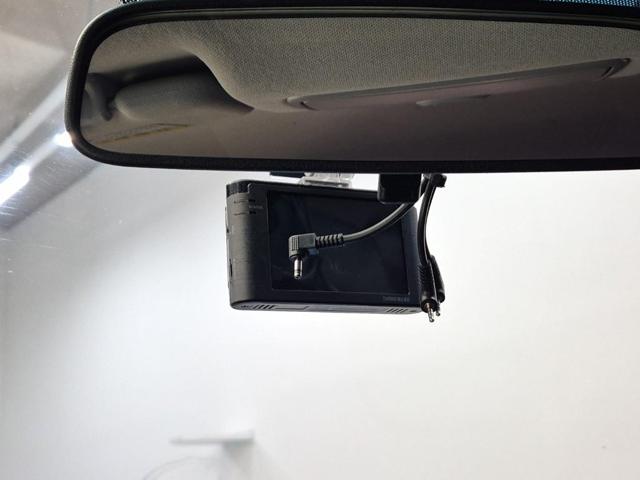 5121500733R16.jpg