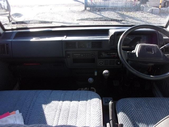 0540157A30251218W00111.jpg