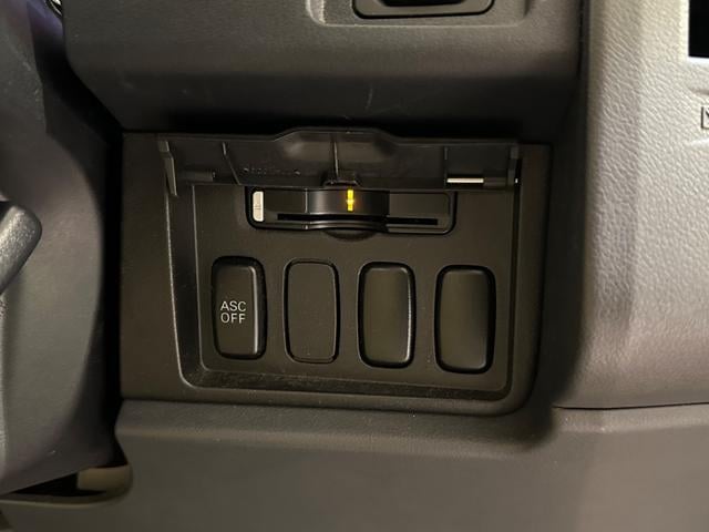 0509824A30250802W00314.jpg
