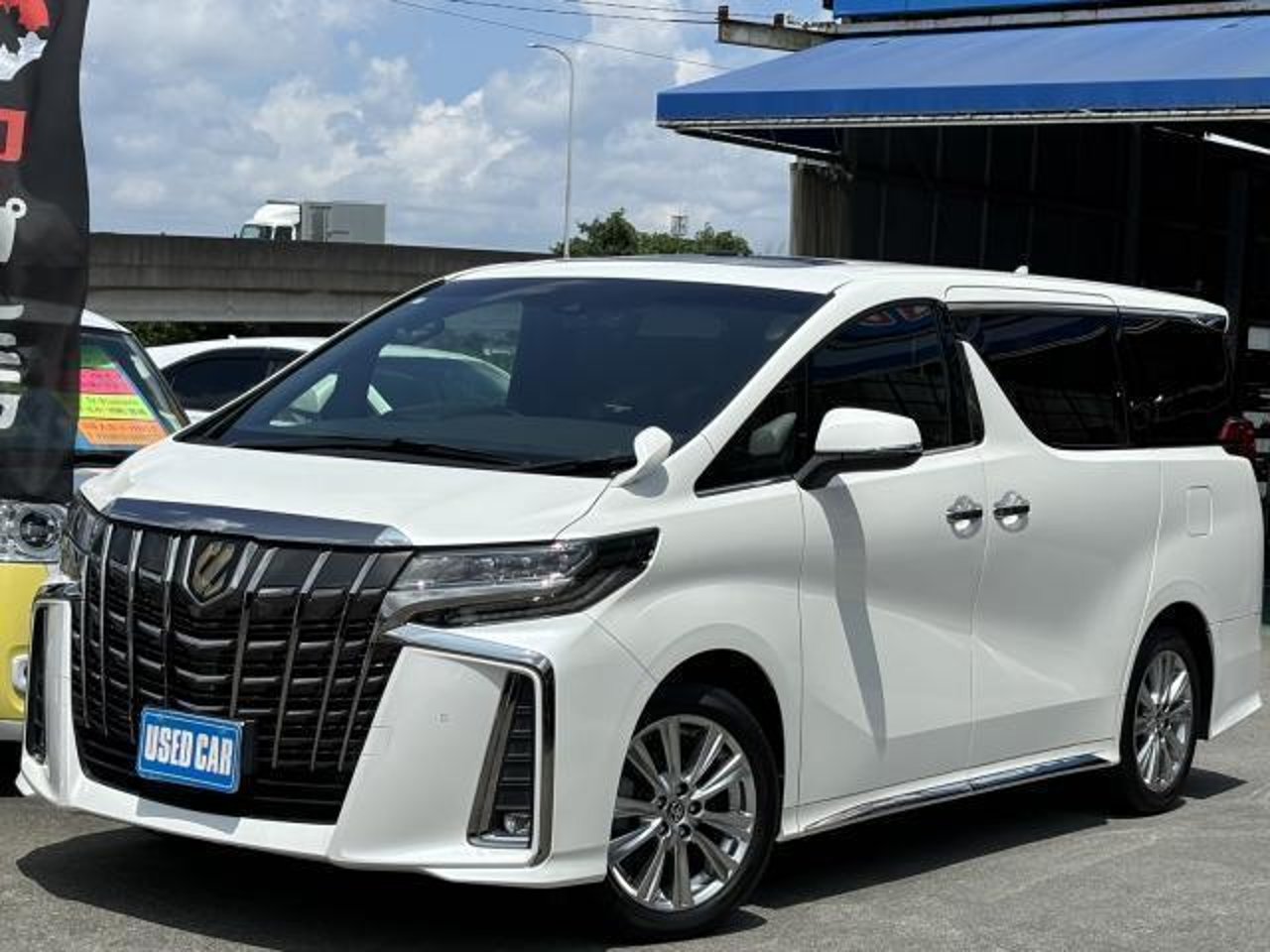 2020 Toyota Alphard, photo 1 of 1