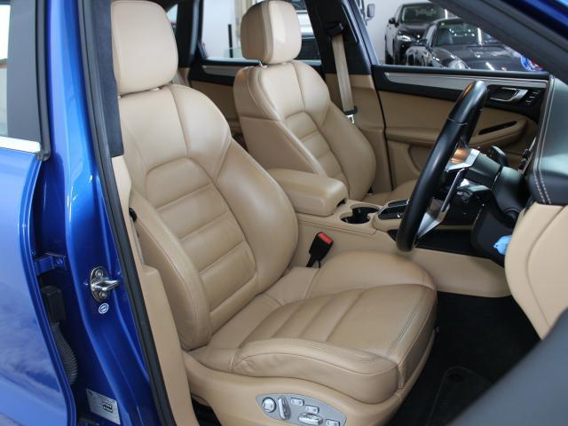 19803191_carP_l_16.jpg