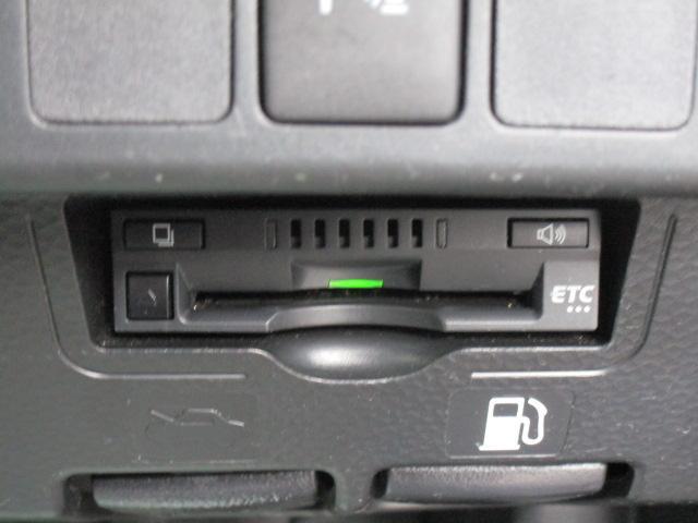 0540370A30260405W00218.jpg