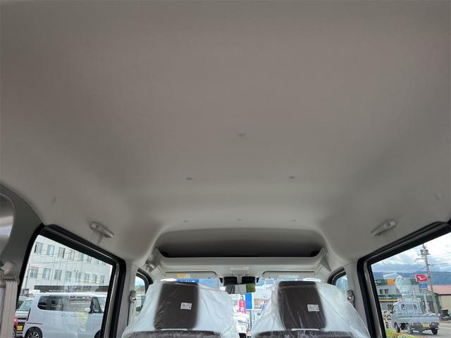 0903402A30250918W00519.jpg
