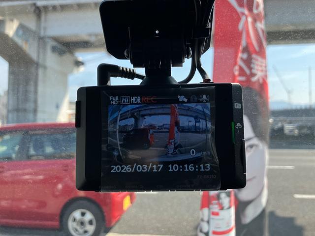 1000025A30260317W00114.jpg