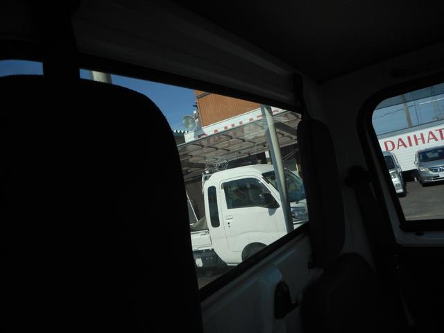 0700145A30250616W00105.jpg