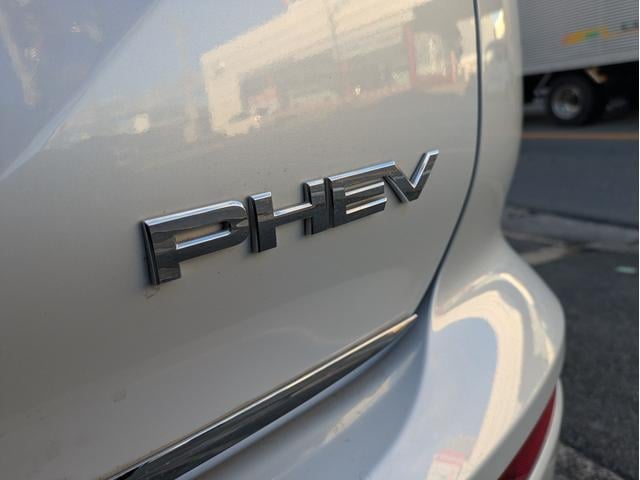 0700009A30251227W00116.jpg