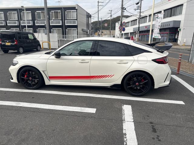0175662A30260127W00104.jpg