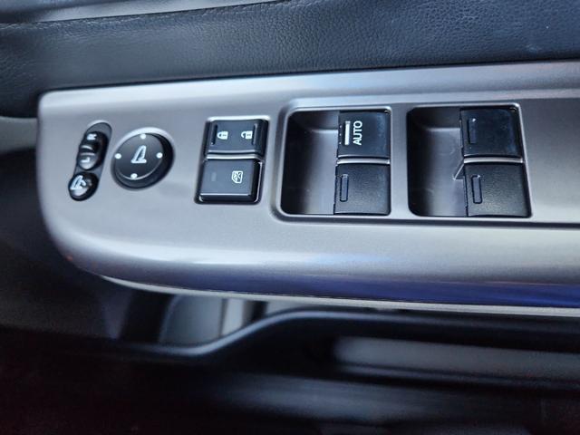 0600275A30251017W00416.jpg