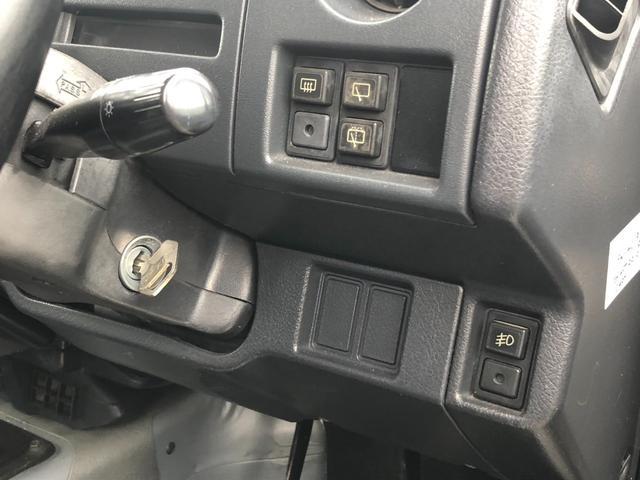 0506440A30260405W00317.jpg