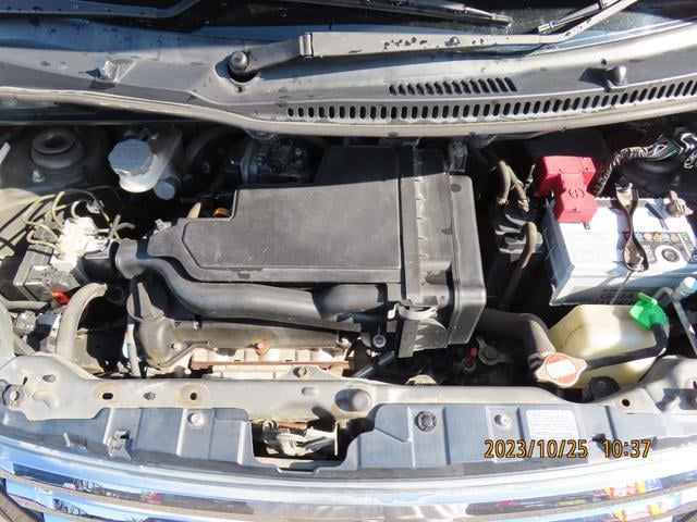 0910095A30241104W00216.jpg