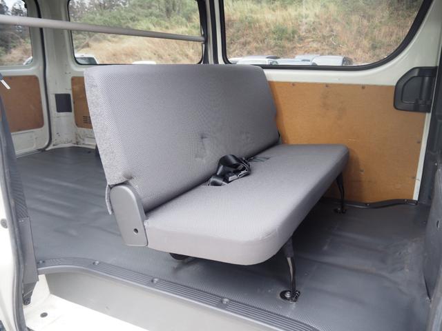 0904095A30260207W00218.jpg