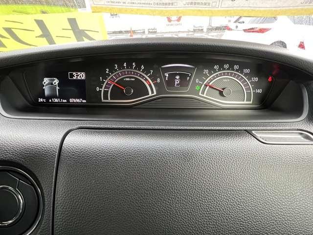 14420950_carP_l_8.jpg