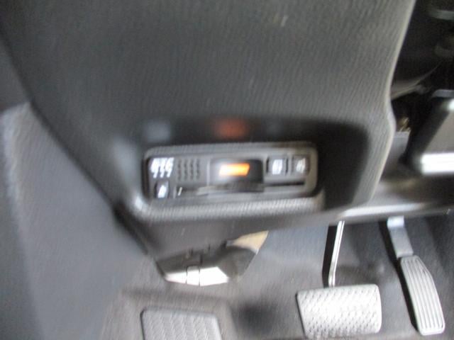 0520480A30251109W00107.jpg