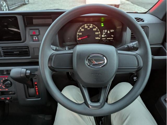 0550665A30241102W00116.jpg