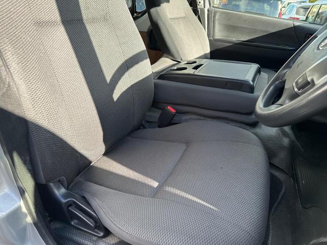 0403907A30251128W00116.jpg