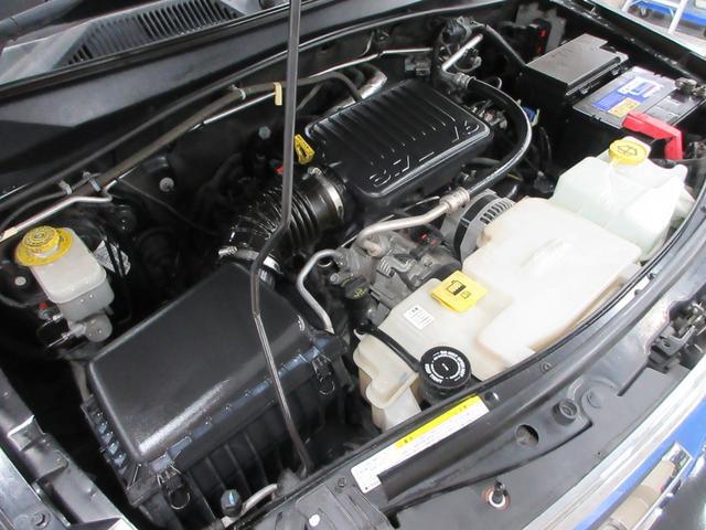 0505457A30251203W00215.jpg