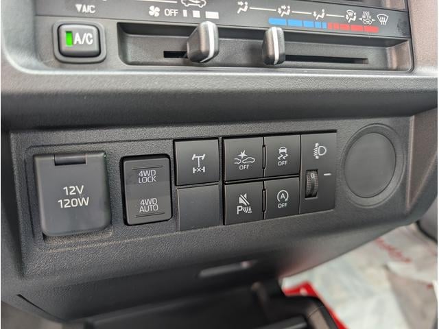 0902447A30250715W00118.jpg