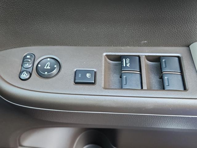 0600275A30251001W00217.jpg