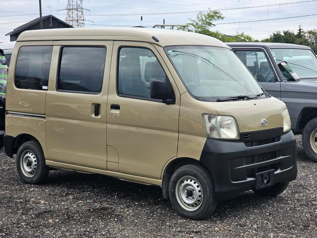 0541775A30251101W00102.jpg