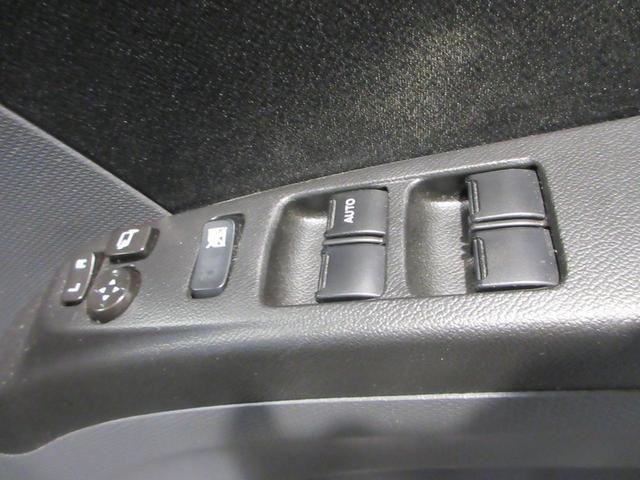 1002928A30251024W00419.jpg