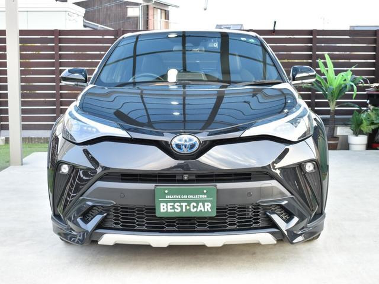 2022 Toyota C-hr, photo 1 of 1