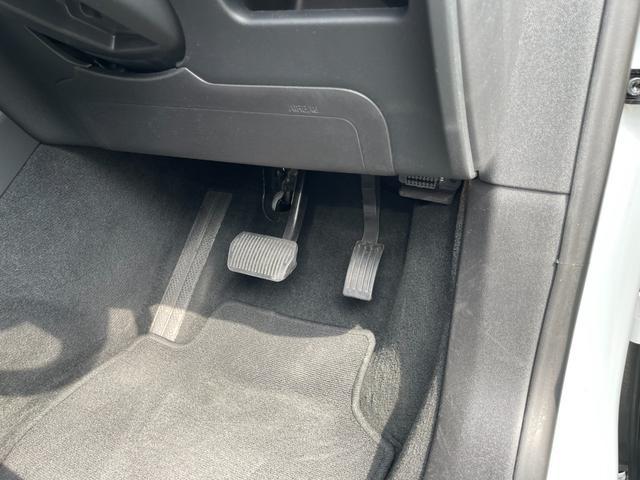 1002680A30260330W00118.jpg