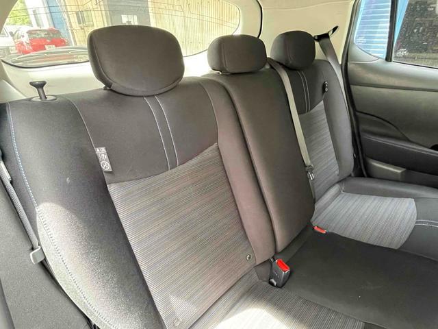 1101000A30260406W00217.jpg