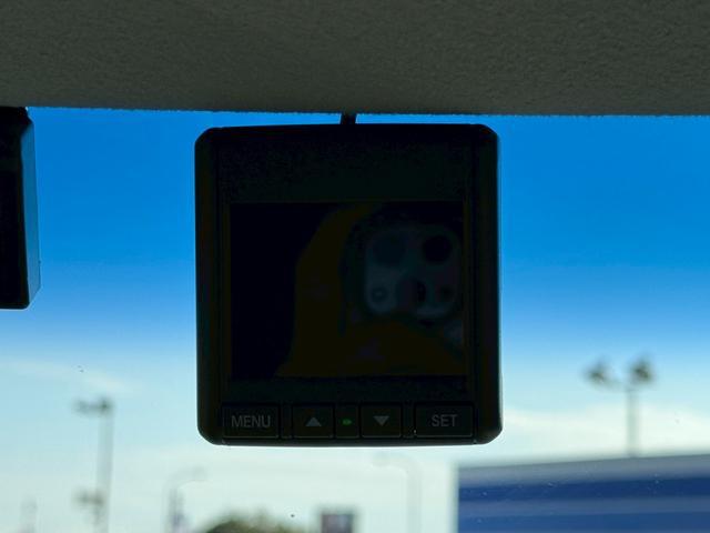 0500068A30260316W00218.jpg