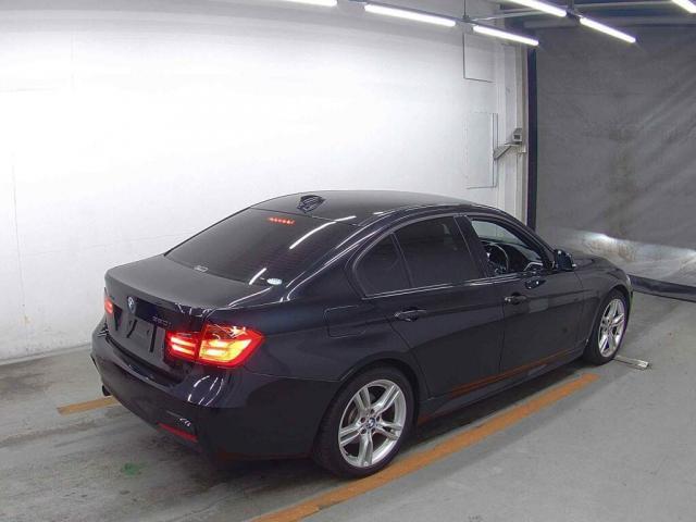 22812876_carP_l_3.jpg