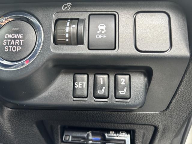 0520020A30251012W00107.jpg