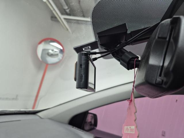 6011002411R17.jpg