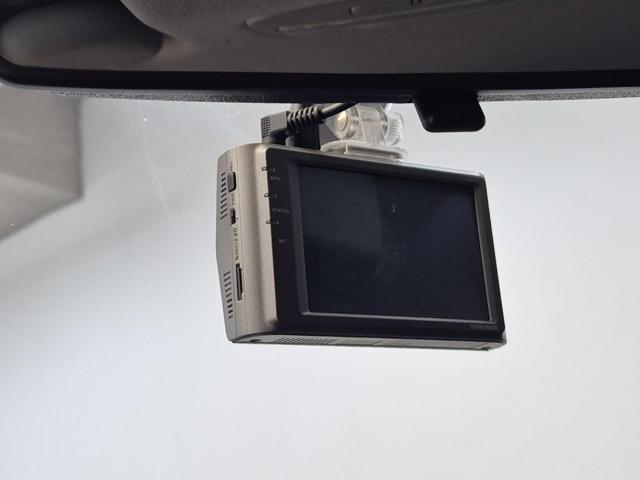 5101501779R15.jpg