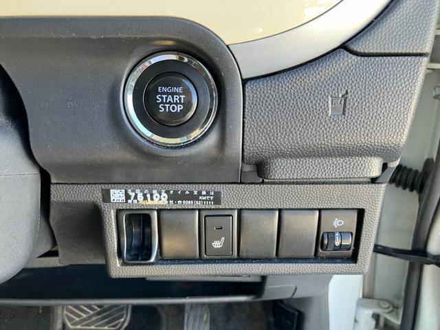 9031213A30250922W00119.jpg